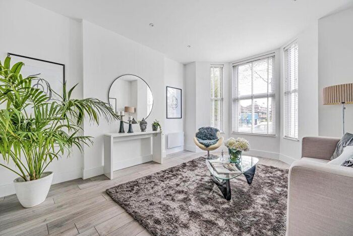 1 Bedroom Flat For Sale In Ladbroke Grove, Notting Hill, W10