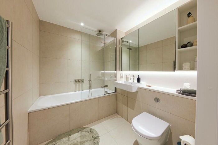 2 Bedroom Apartment To Rent In New Drum Street, London, E1