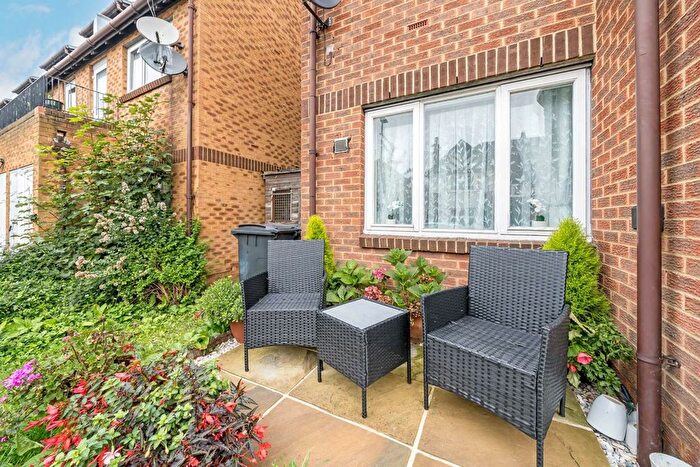 1 Bedroom Flat For Sale In Glenbuck Road, Surbiton, KT6