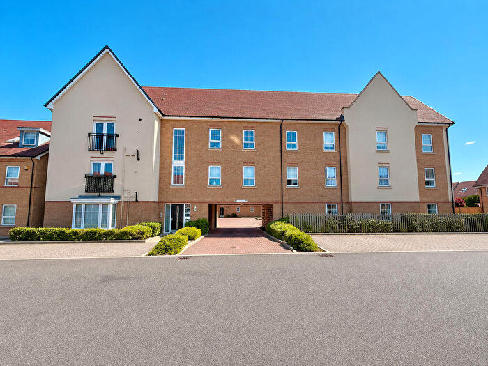 2 Bedroom Flat For Sale In Money Mead, Dunstable, LU6