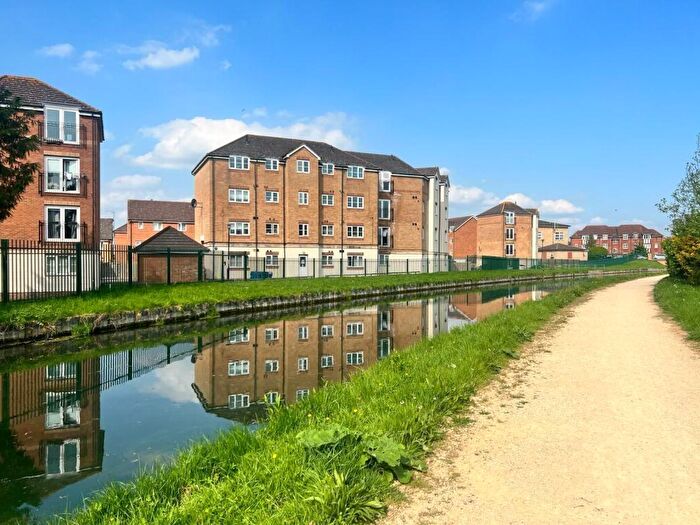 2 Bedroom Apartment For Sale In Huron Road, Turnford, EN10