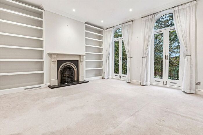 5 Bedroom Terraced House To Rent In King George Square, Richmond, TW10