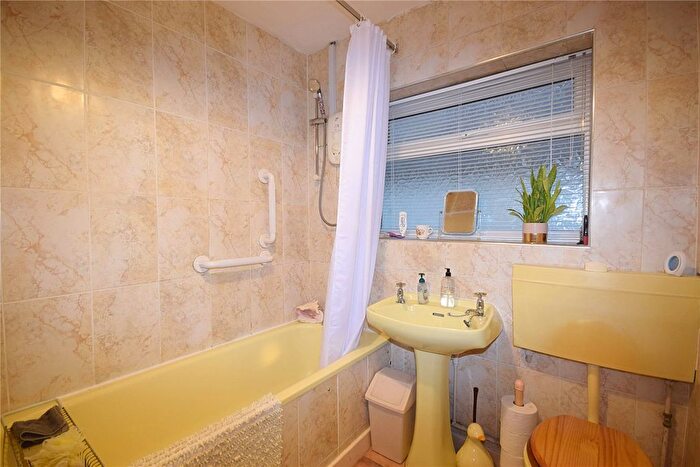 2 Bedroom Bungalow For Sale In Belgrave Road, Fairbourne, Gwynedd, LL38