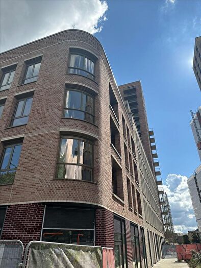 2 Bedroom Flat To Rent In Jupiter Gardens, Oval Village, London, SE11