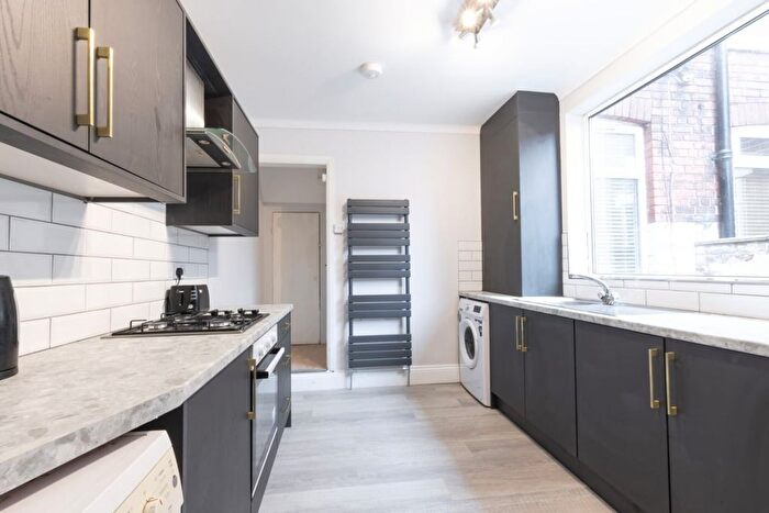 4 Bedroom Terraced House For Sale In Falmouth Street, Hull, HU5