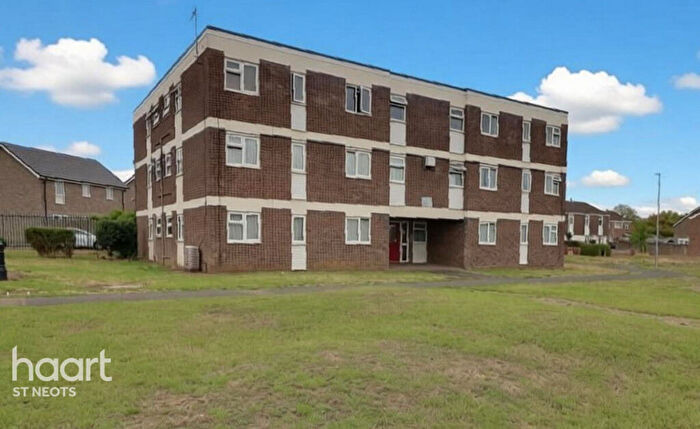 2 Bedroom Apartment For Sale In Whitehall Walk, St Neots, PE19