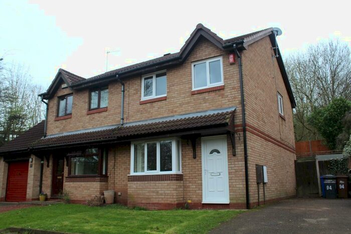 3 Bedroom Semi-Detached House To Rent In Redwood Drive, Burton-On-Trent, DE15