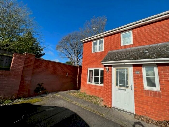 3 Bedroom Town House To Rent In Stableford Close, Shepshed, LE12