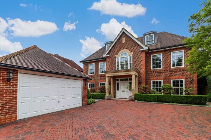 6 Bedroom Detached House For Sale In Ellwood Road, Beaconsfield, Buckinghamshire, HP9