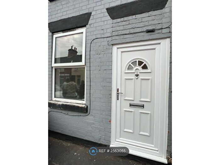 4 Bedroom Terraced House To Rent In Albert Street, Burton-On-Trent, DE14