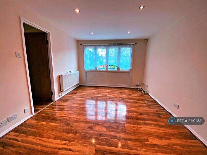 4 Bedroom Semi-Detached House To Rent In Inskip Road, Chadwell Heath, RM8