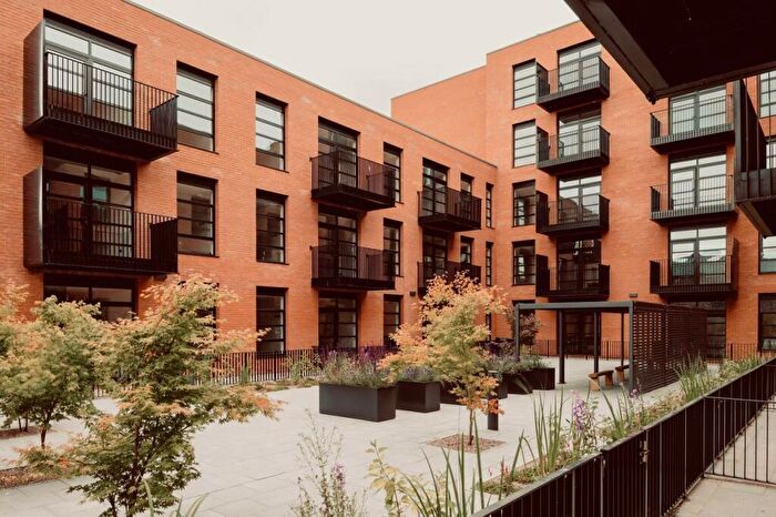 2 Bedroom Apartment To Rent In Gunsmith House, Price Street, Birmingham, B4