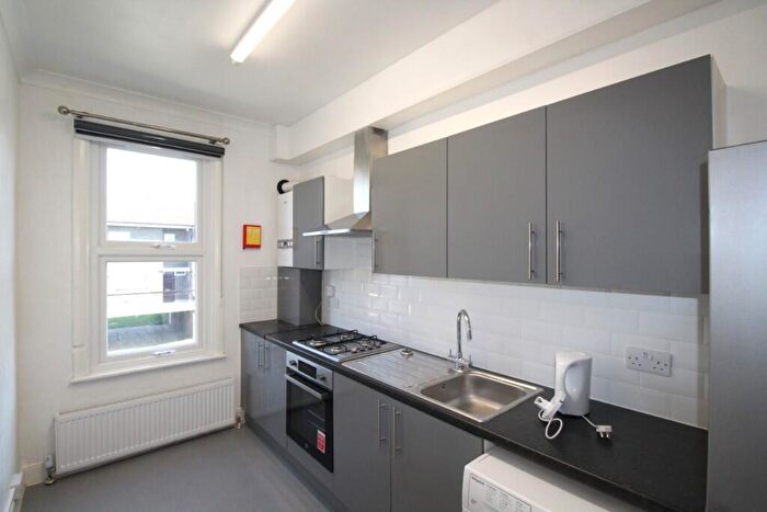 2 Bedroom Flat To Rent In Burrage Road, London, SE18