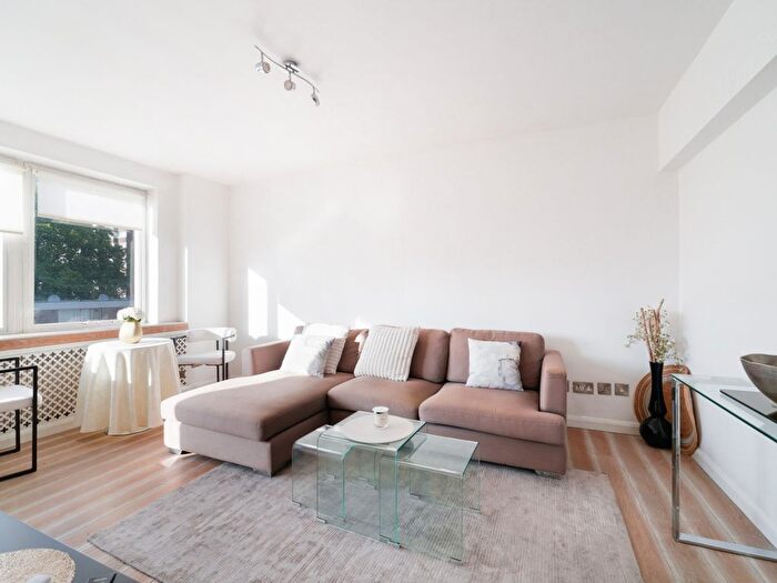 1 Bedroom Flat To Rent In Coniston Court, Kendal Street, Hyde Park, W2
