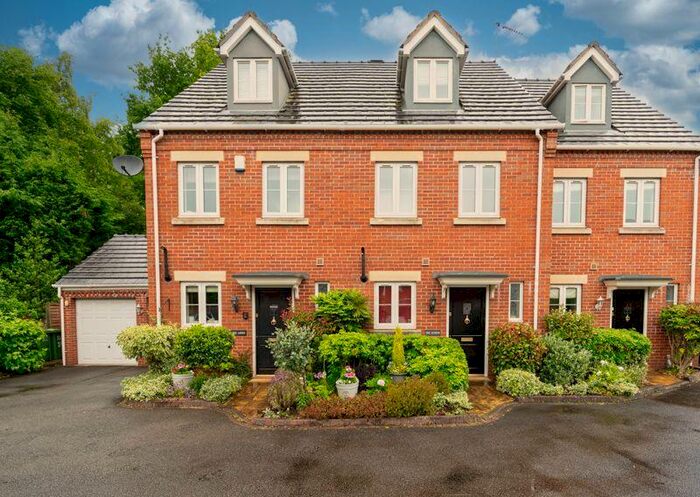 3 Bedroom Terraced House For Sale In St James Court, Blakedown, DY10