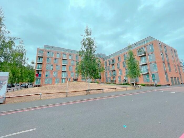 1 Bedroom Flat To Rent In Molineaux Court, Hounslow, TW3