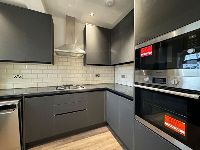 5 Bedroom Terraced House To Rent In Hay Lane, London, NW9