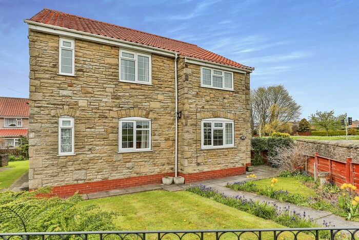 2 Bedroom Flat To Rent In Pasture Lane, Seamer, Scarborough, North Yorkshire, YO12