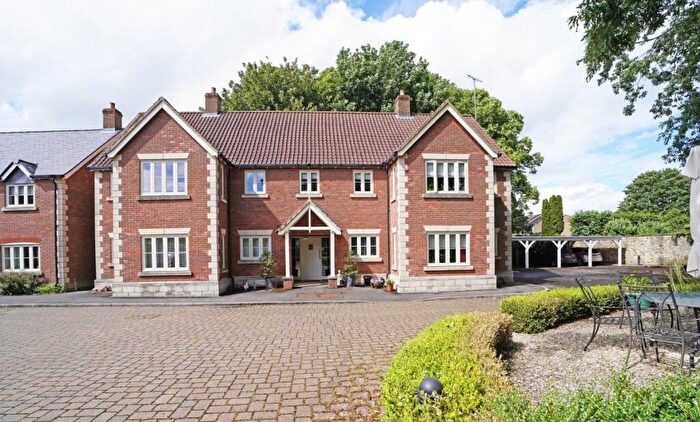 2 Bedroom Flat For Sale In Squires Court, Oak Drive, Highworth, SN6