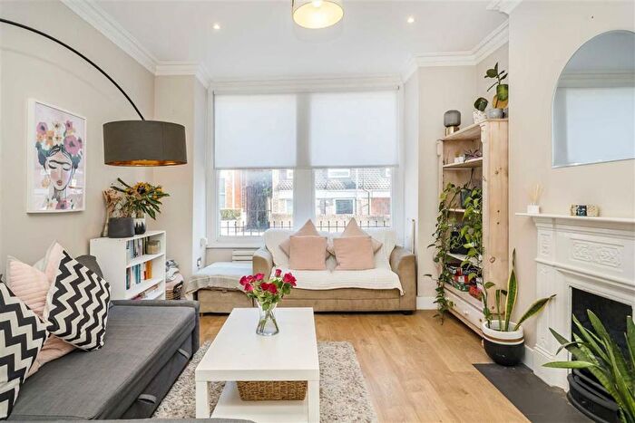 5 Bedroom Terraced House For Sale In Gaskarth Road, Balham, SW12