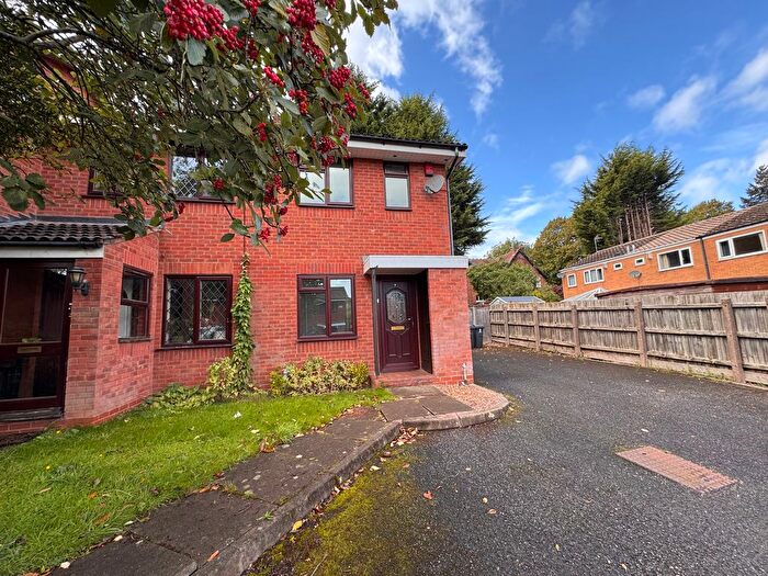 2 Bedroom Semi-Detached House To Rent In Dobbs Mill Close, Selly Park, Birmingham, B29