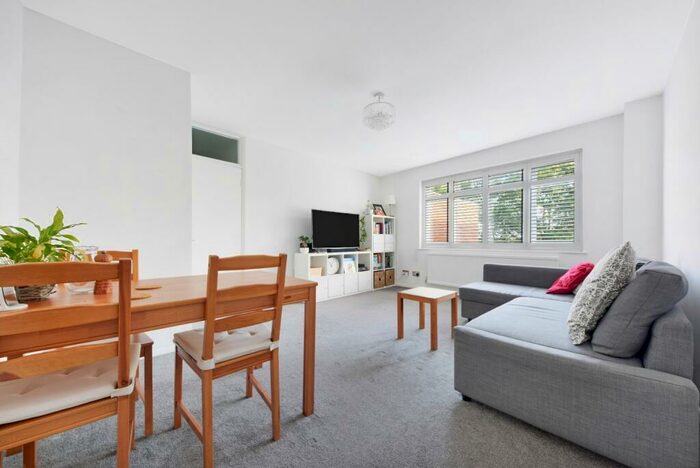 2 Bedroom Flat To Rent In Shepherds Hill, N6