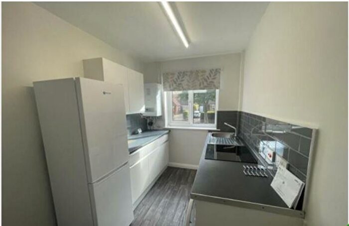 1 Bedroom Flat To Rent In Tinshill Road, Leeds, West Yorkshire, LS16