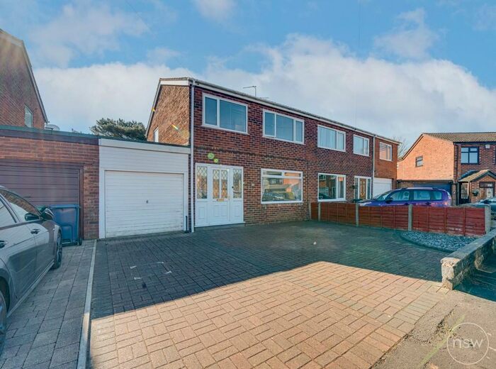 3 Bedroom SemiDetached House For Sale In Weaver Avenue, Burscough, L40