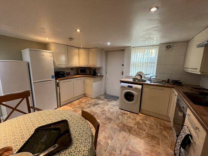 4 Bedroom Terraced House To Rent In Langdale Terrace, Leeds, West Yorkshire, LS6