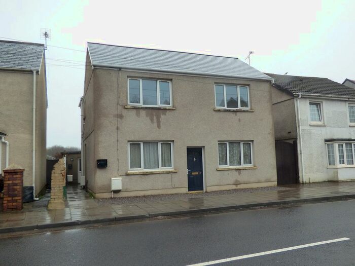 3 Bedroom Flat To Rent In Maesteg Road, Tondu, Bridgend ., CF32