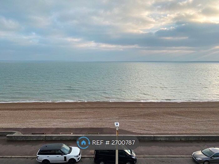 1 Bedroom Flat To Rent In West Lawn, Sandgate, Folkestone, CT20