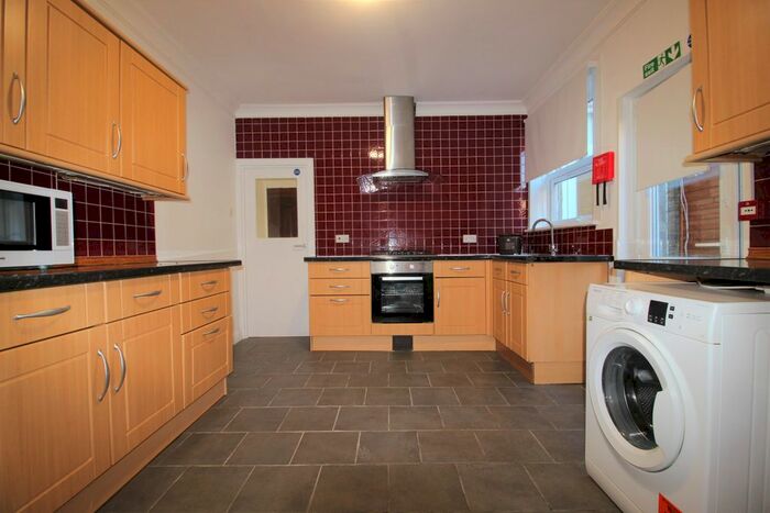 5 Bedroom End Of Terrace House To Rent In Second Avenue, London E17