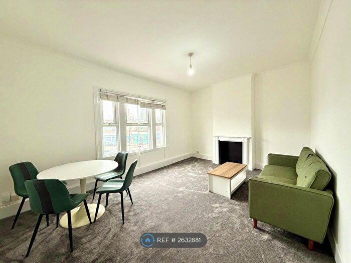 1 Bedroom Flat To Rent In Fairfield Street, London, SW18