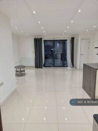 2 Bedroom Flat To Rent In Cosmos Apartments, London, E14
