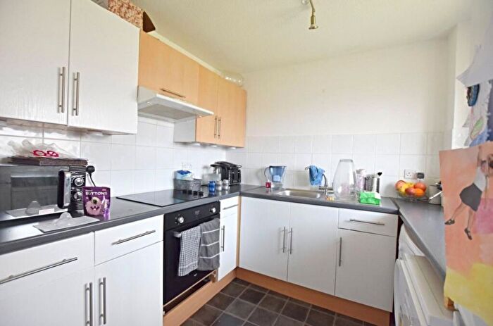 2 Bedroom Apartment To Rent In Adams Way, Croydon, CR0