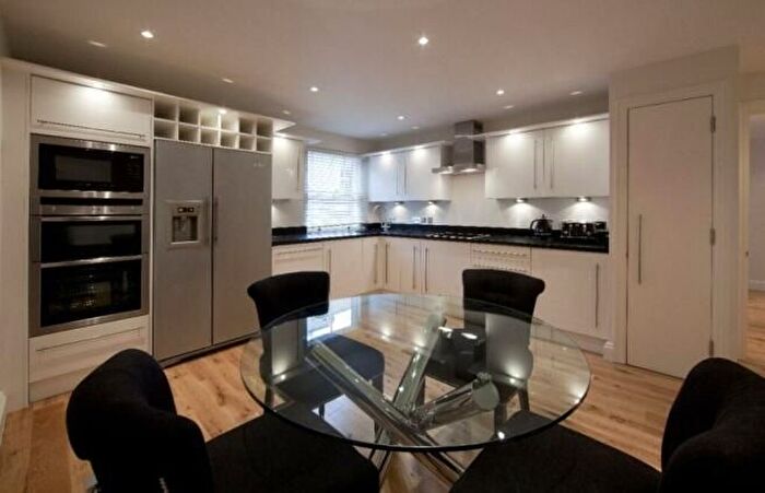 1 Bedroom Flat To Rent In Grosvenor Hill, London, W1K