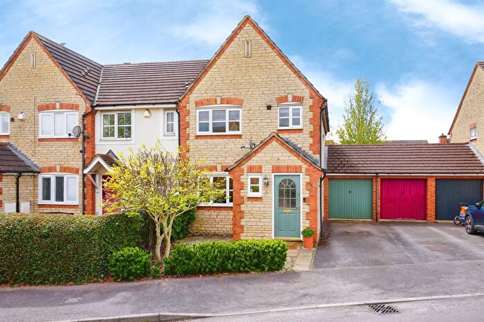 3 Bedroom End Terrace House For Sale In Campion Place, Bicester, OX26