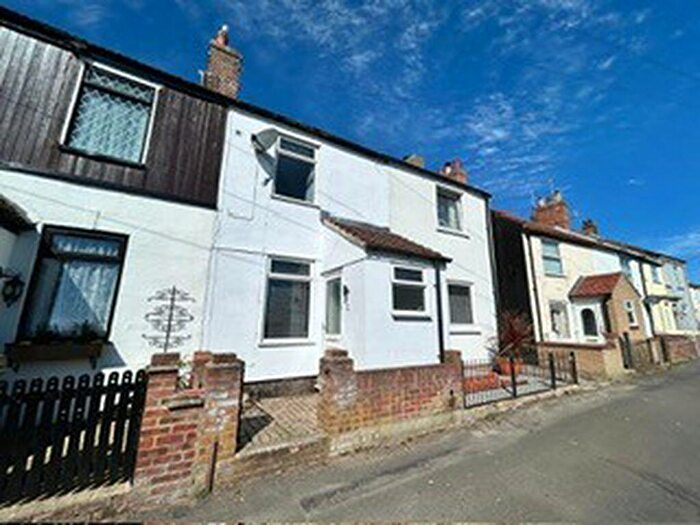 2 Bedroom Terraced House For Sale In Blackwall Reach, Gorleston, NR31