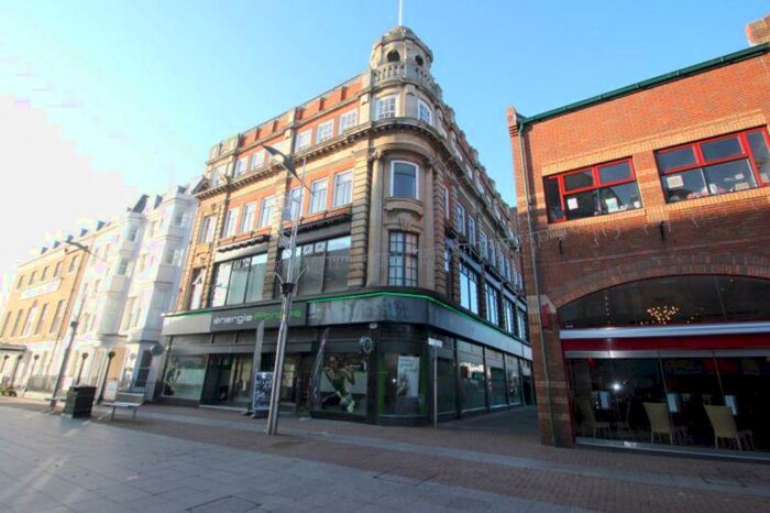 2 Bedroom Flat To Rent In Royal Mews, Southend-On-Sea, SS1