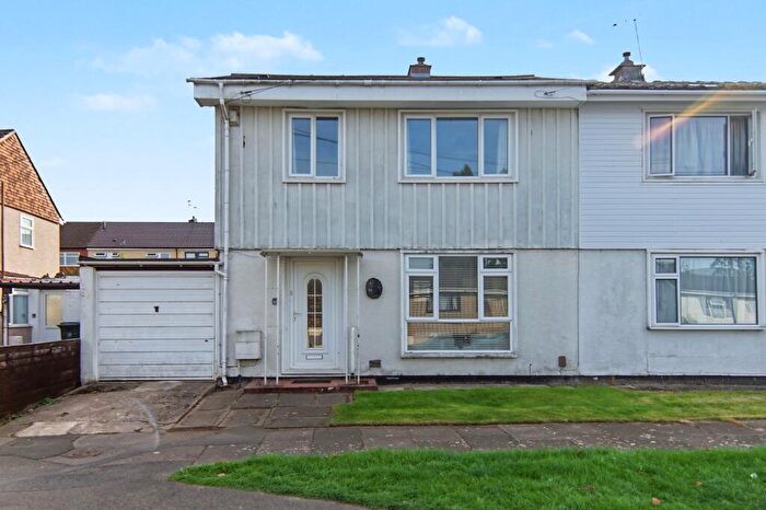 3 Bedroom Semi Detached House For Sale In Founder Close, Coventry, CV4