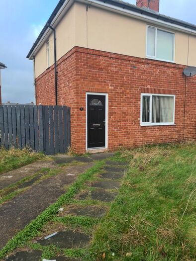 3 Bedroom Semi-Detached House To Rent In The Oval, Blyth NE24