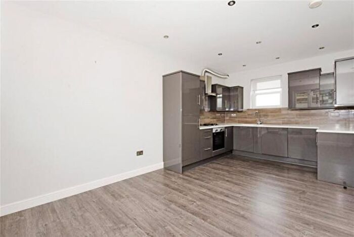 2 Bedroom Maisonette For Sale In Riversdale Road, London, N5