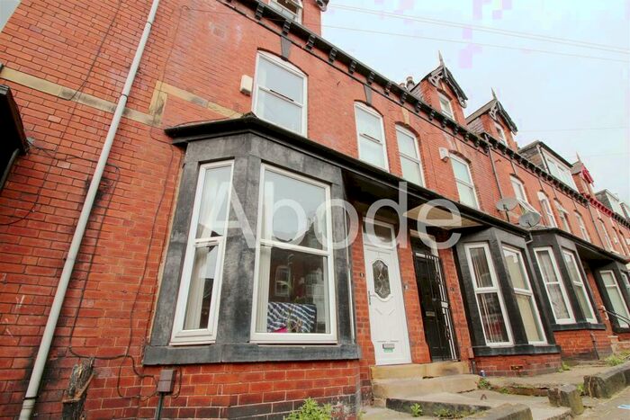 4 Bedroom House To Rent In Hessle View, Hyde Park, Leeds, LS6