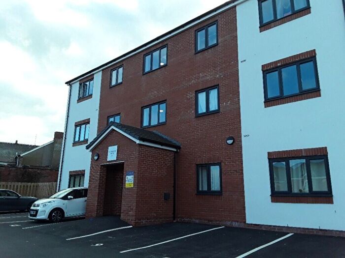 2 Bedroom Flat To Rent In Pimlott Drive, Winsford, Cheshire, CW7