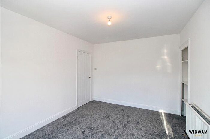 3 Bedroom End Of Terrace House For Sale In National Avenue, Hull, HU5