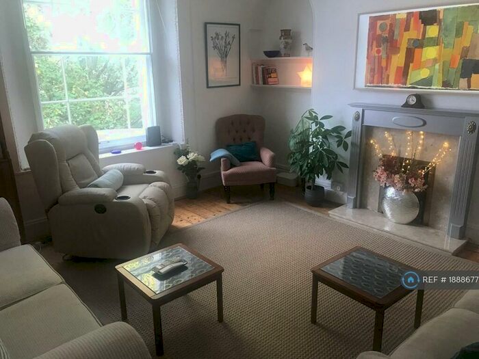 2 Bedroom Maisonette To Rent In York Villas, Kingsdown, Bristol, BS2