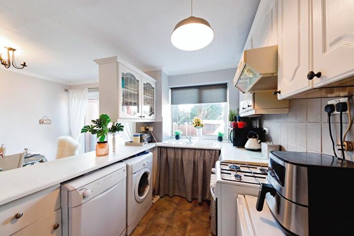 3 Bedroom Semi-Detached House For Sale In Wheeley Road, Solihull, B92