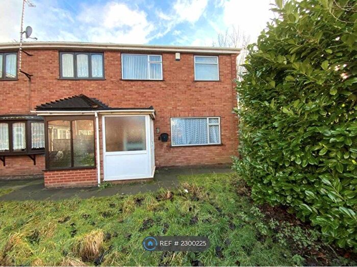 3 Bedroom Semi-Detached House To Rent In Simon Close, West Bromwich, B71
