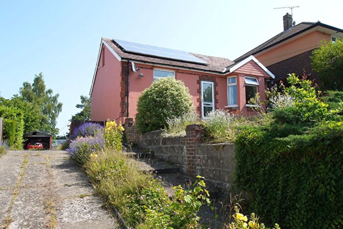 3 Bedroom Bungalow For Sale In Quakers Hall Lane, Sevenoaks, TN13