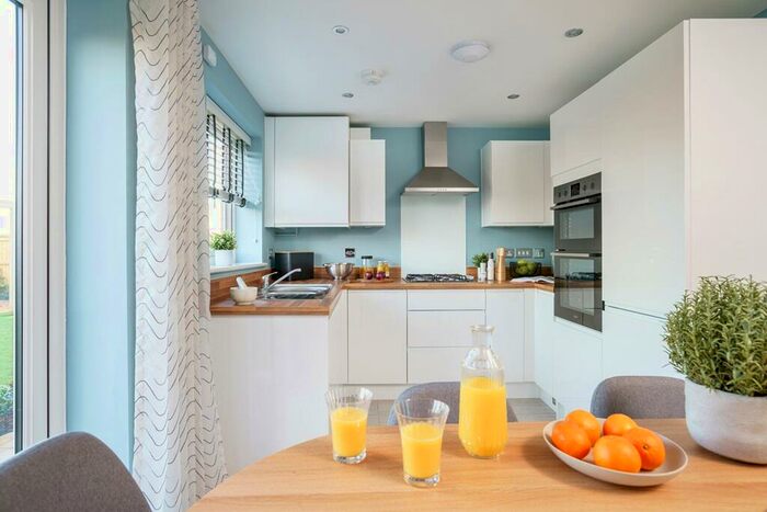 3 Bedroom Semi-Detached House For Sale In Grand Union Road Market Harborough, LE16